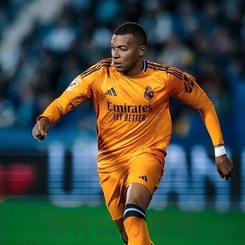 本泽马:皇马欢迎姆巴佩 希望有一天他能来 本泽马:皇马欢迎姆巴佩 希望有一天他能来